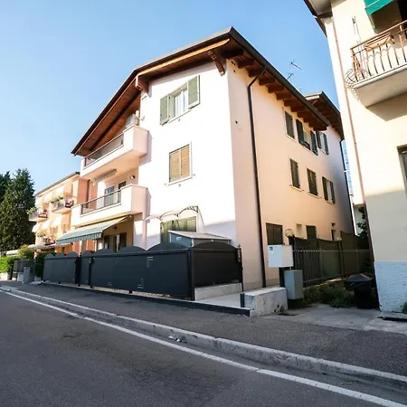 Daire Sweet Lungolago Garibaldi Peschiera del Garda